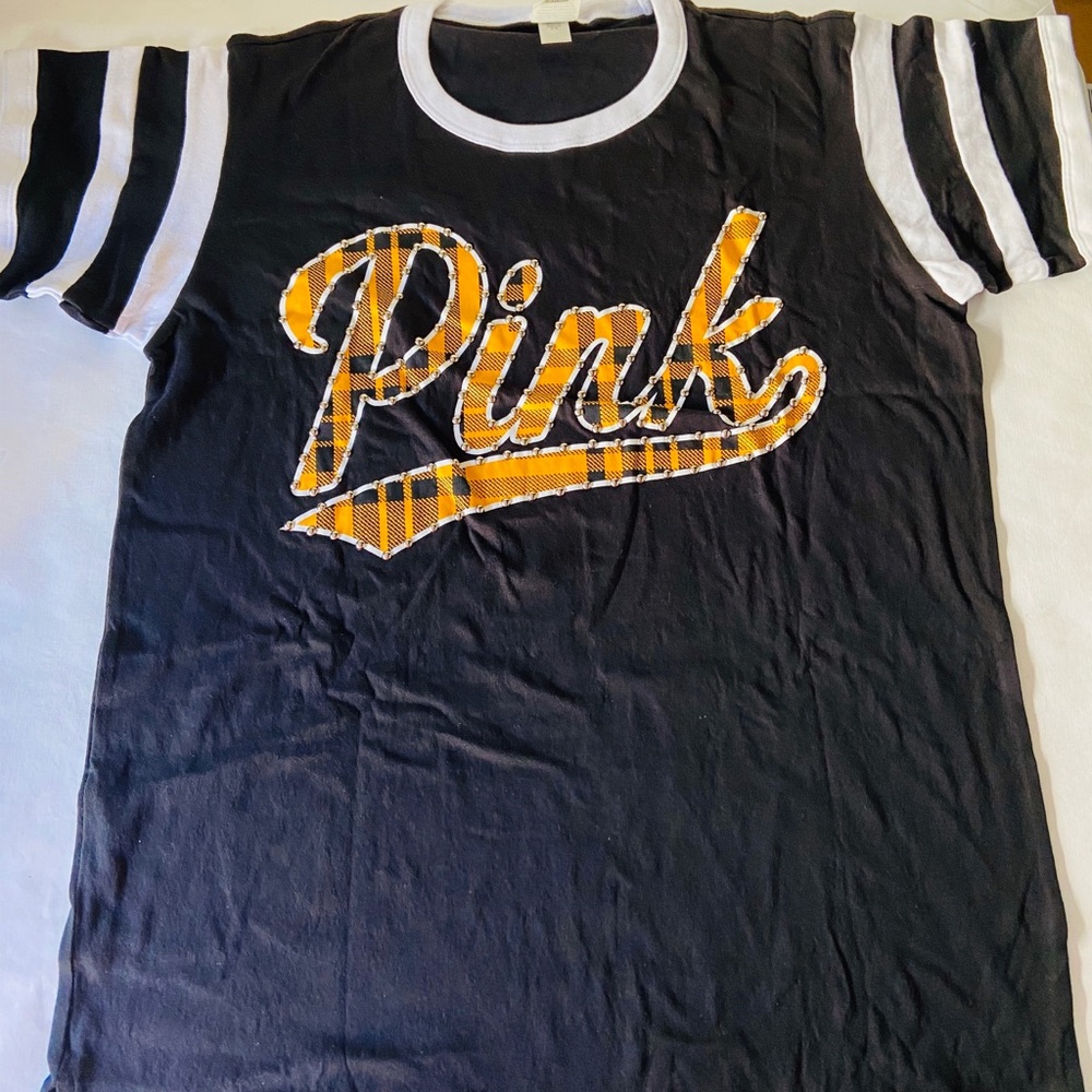 ⚫️Vs Pink short sleeve shirt M